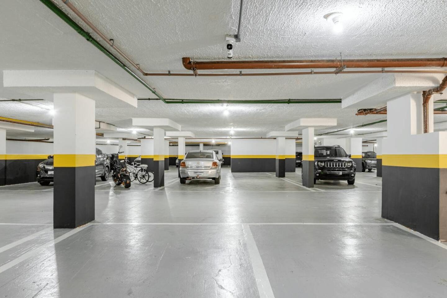 Apto - Predio De Frente Para Praia - Asturias - Guaruja - 2 Vagas Garagem - Wi-Fi E Ar Condicionado Exterior foto